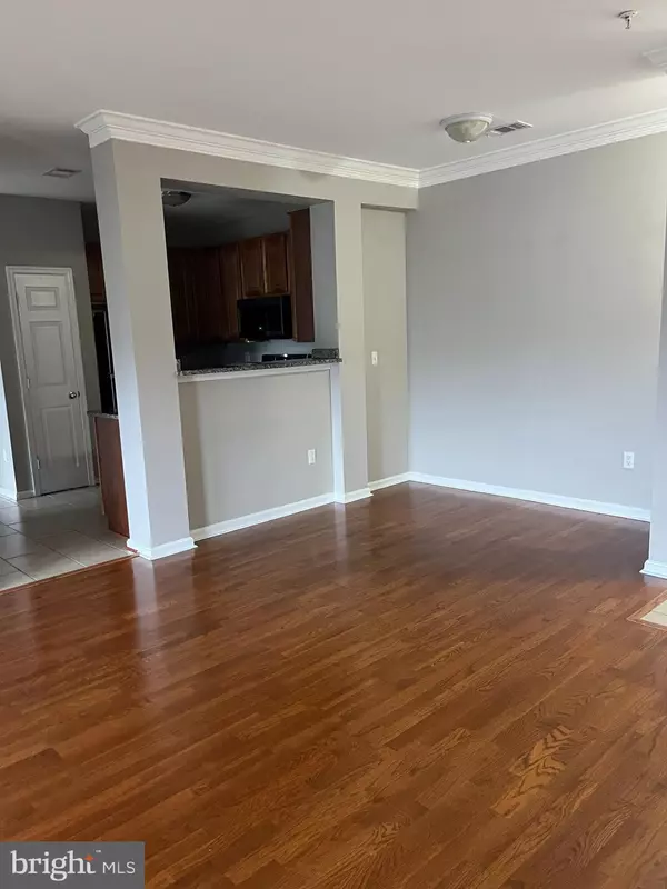 Alexandria, VA 22304,4850 EISENHOWER AVE #427