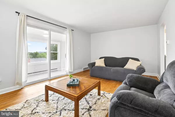 York, PA 17403,421 CORBIN RD