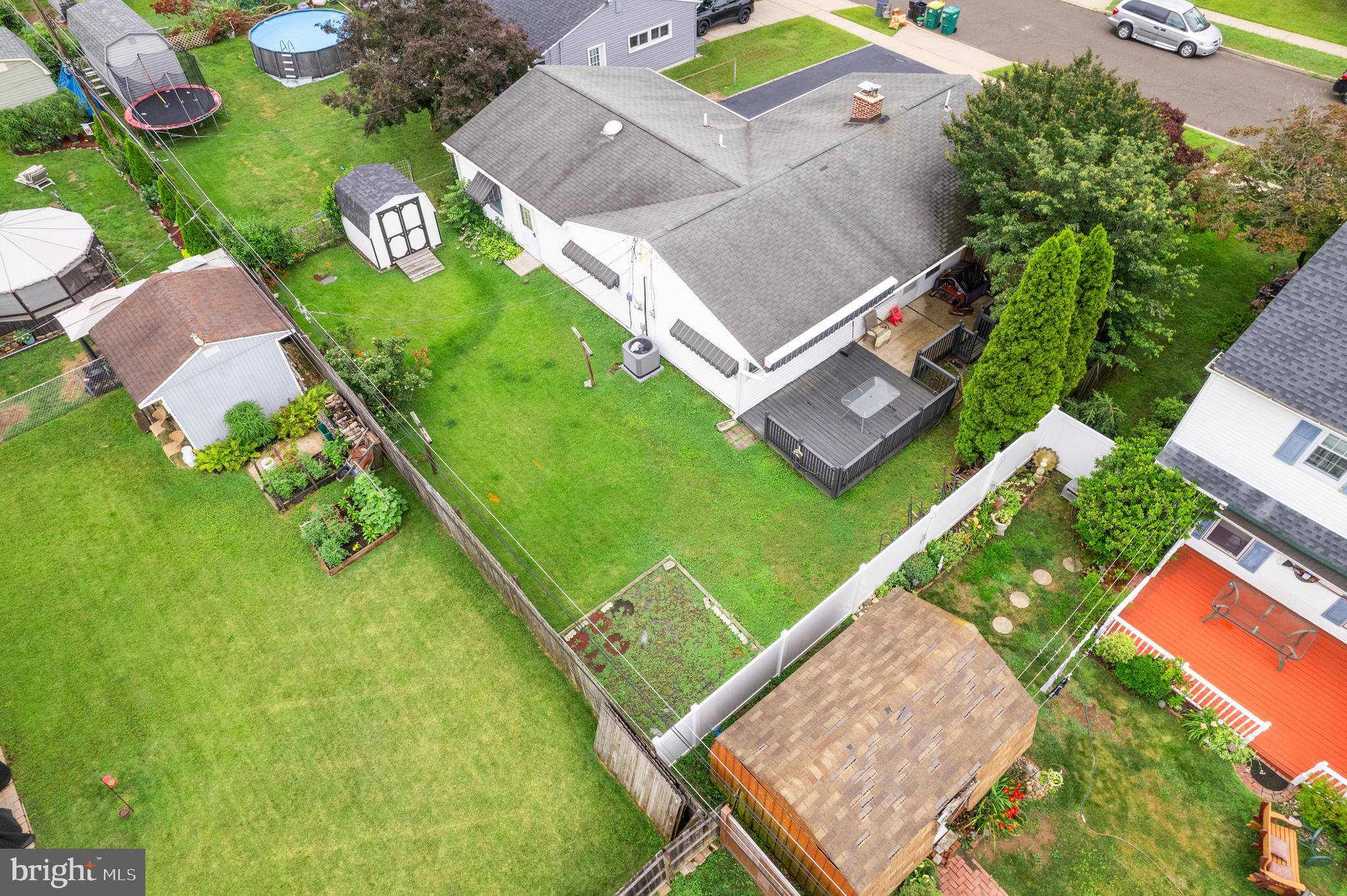 Levittown, PA 19054,73 ELM LN