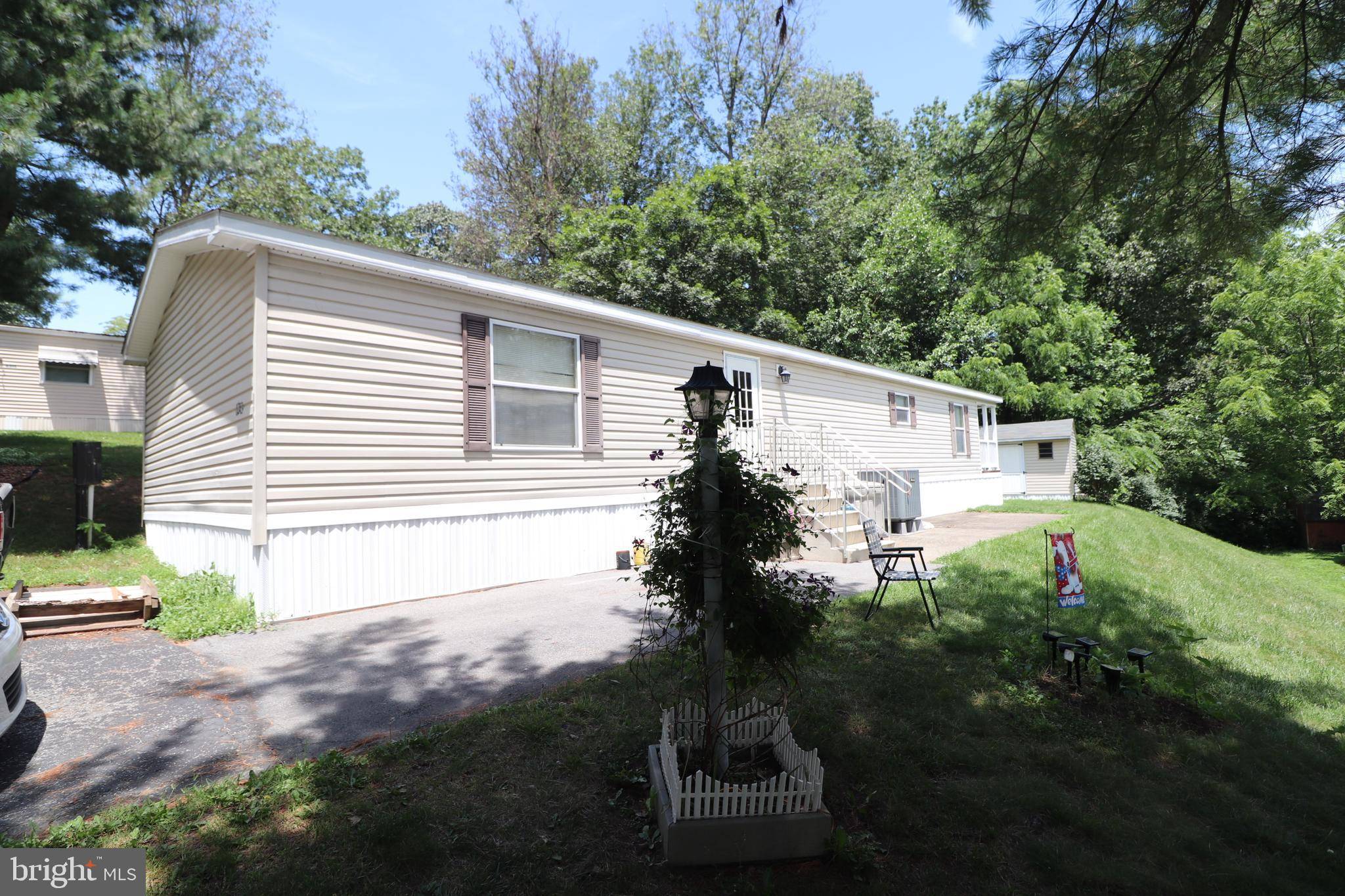 6313 NISBET CT, Slatington, PA 18080
