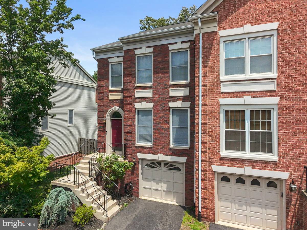 Centreville, VA 20120,5130 WOODFIELD DR