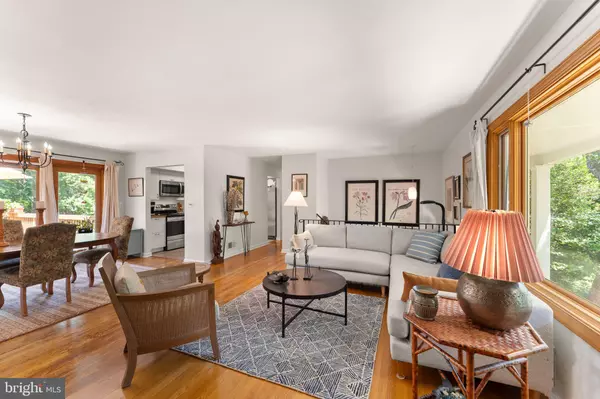 Vienna, VA 22181,9928 WOODROW ST