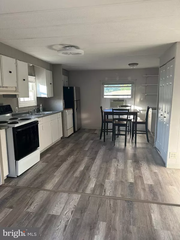 West Deptford, NJ 08066,45 MANTUA GROVE RD #T4