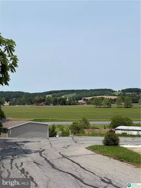 Breinigsville, PA 18031,10188 CORK LN