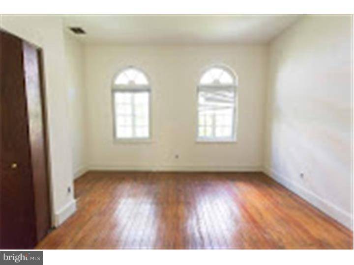 Philadelphia, PA 19106,717 SPRUCE ST #1B