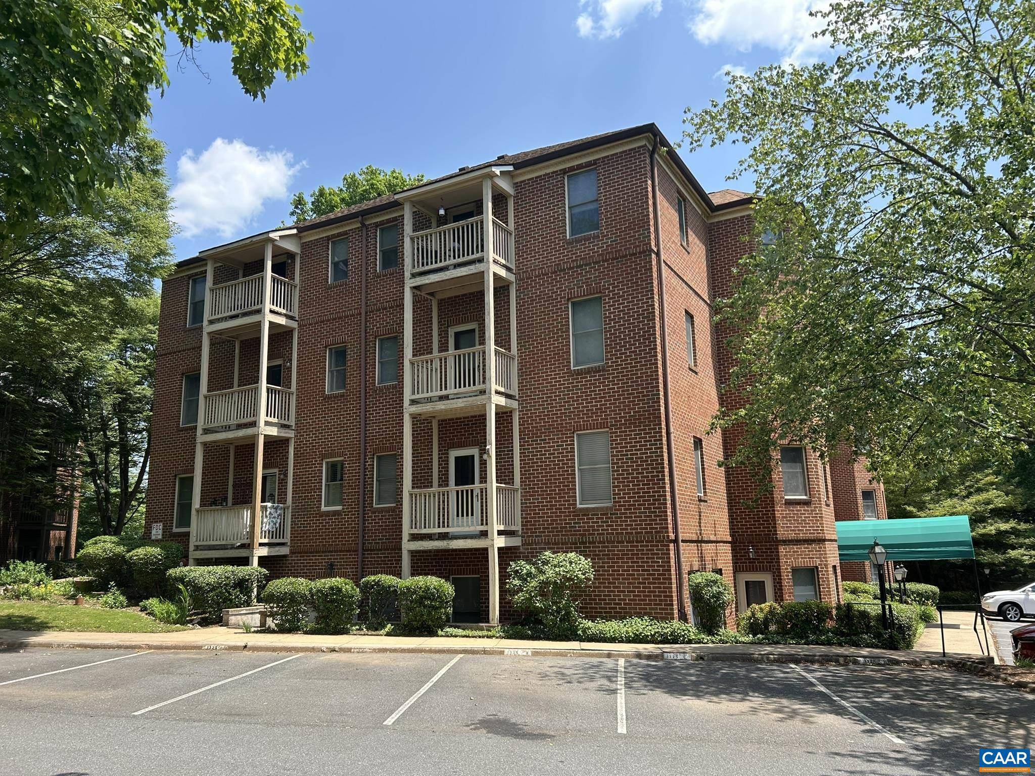 1325 BRANCHLANDS DR #A, Charlottesville, VA 22901