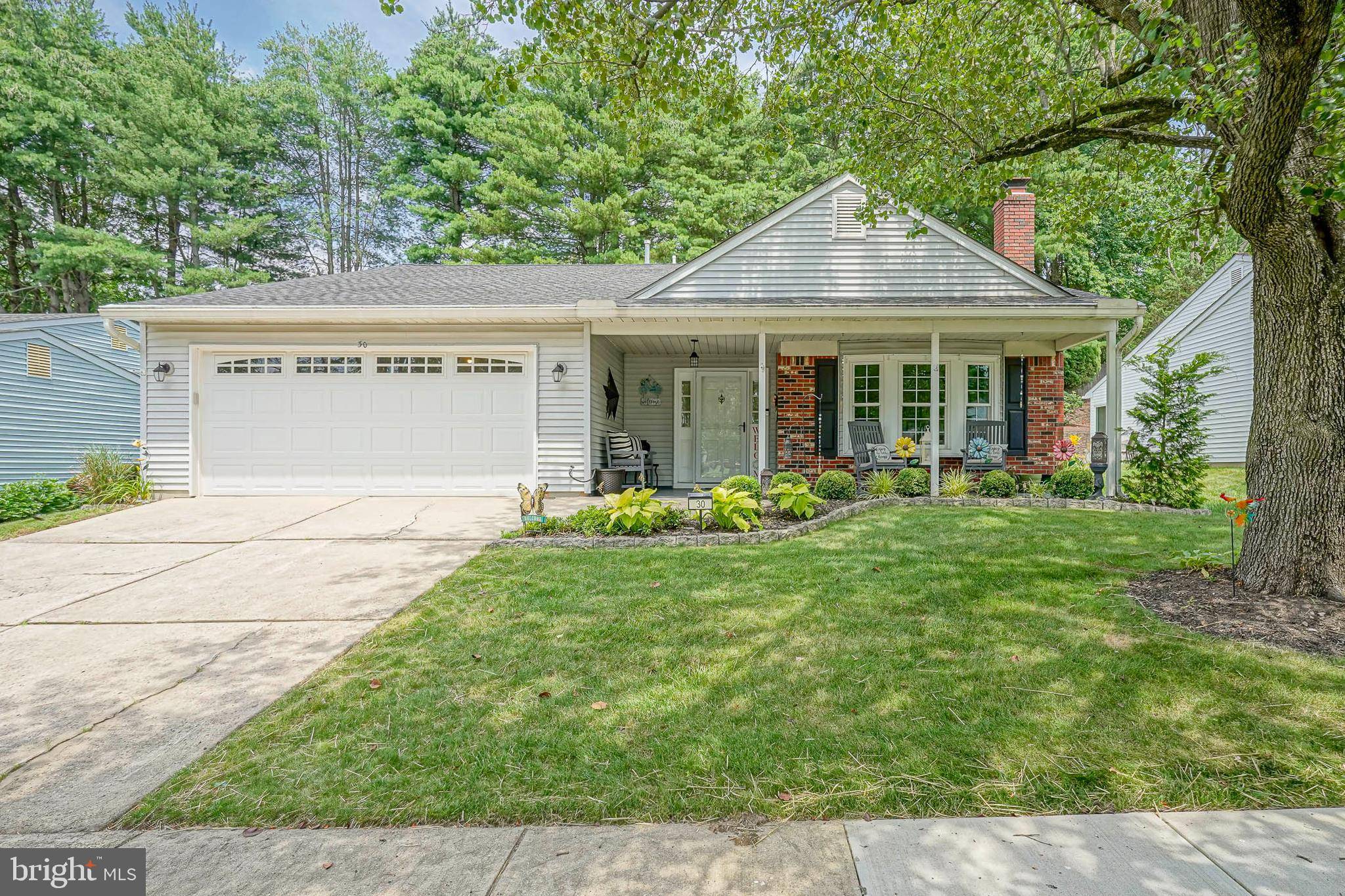 30 DEEP HOLLOW LN N, Columbus, NJ 08022