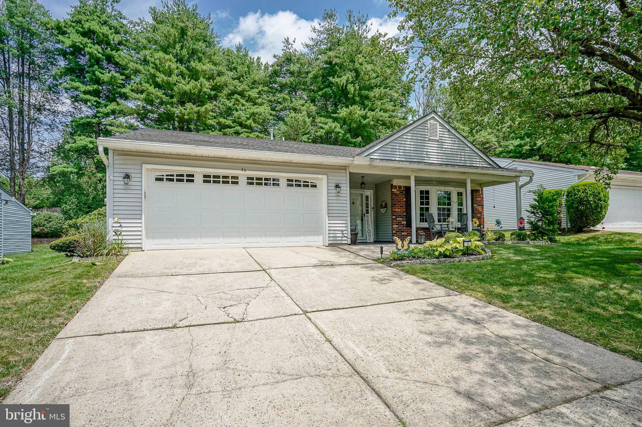 Columbus, NJ 08022,30 DEEP HOLLOW LN N