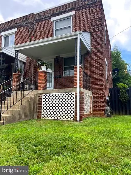 301 ATLANTIC ST SE, Washington, DC 20032