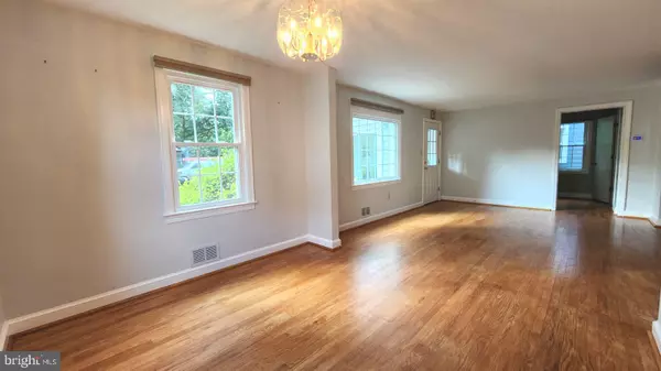 Falls Church, VA 22042,2901 CHERRY ST