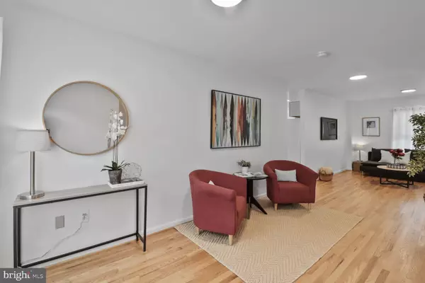 Arlington, VA 22203,711 N WAKEFIELD ST