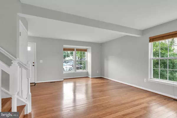 Leesburg, VA 20175,221 SHIRLEY SQ SE
