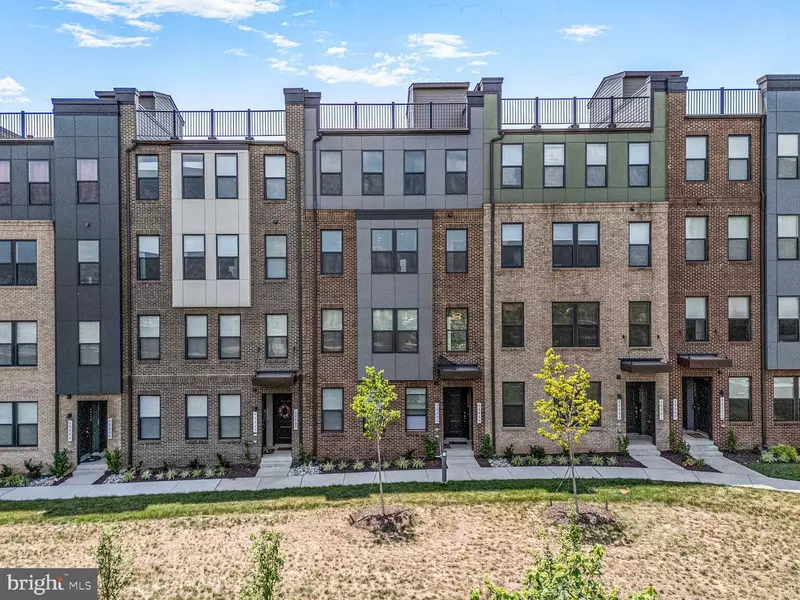 44486 WOLFHOUND SQ, Ashburn, VA 20147