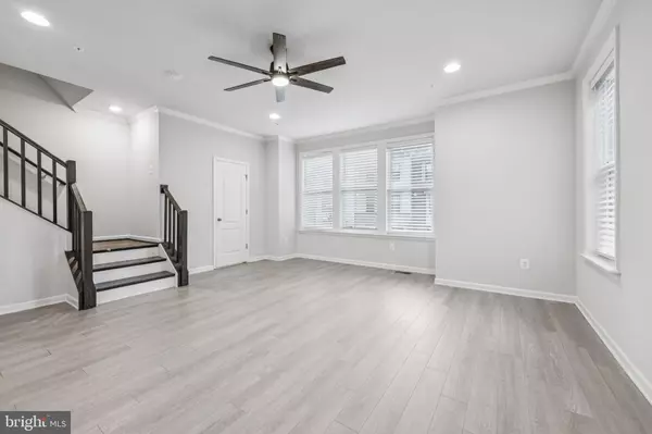 Lanham, MD 20706,4936 VISTA GLEN LN
