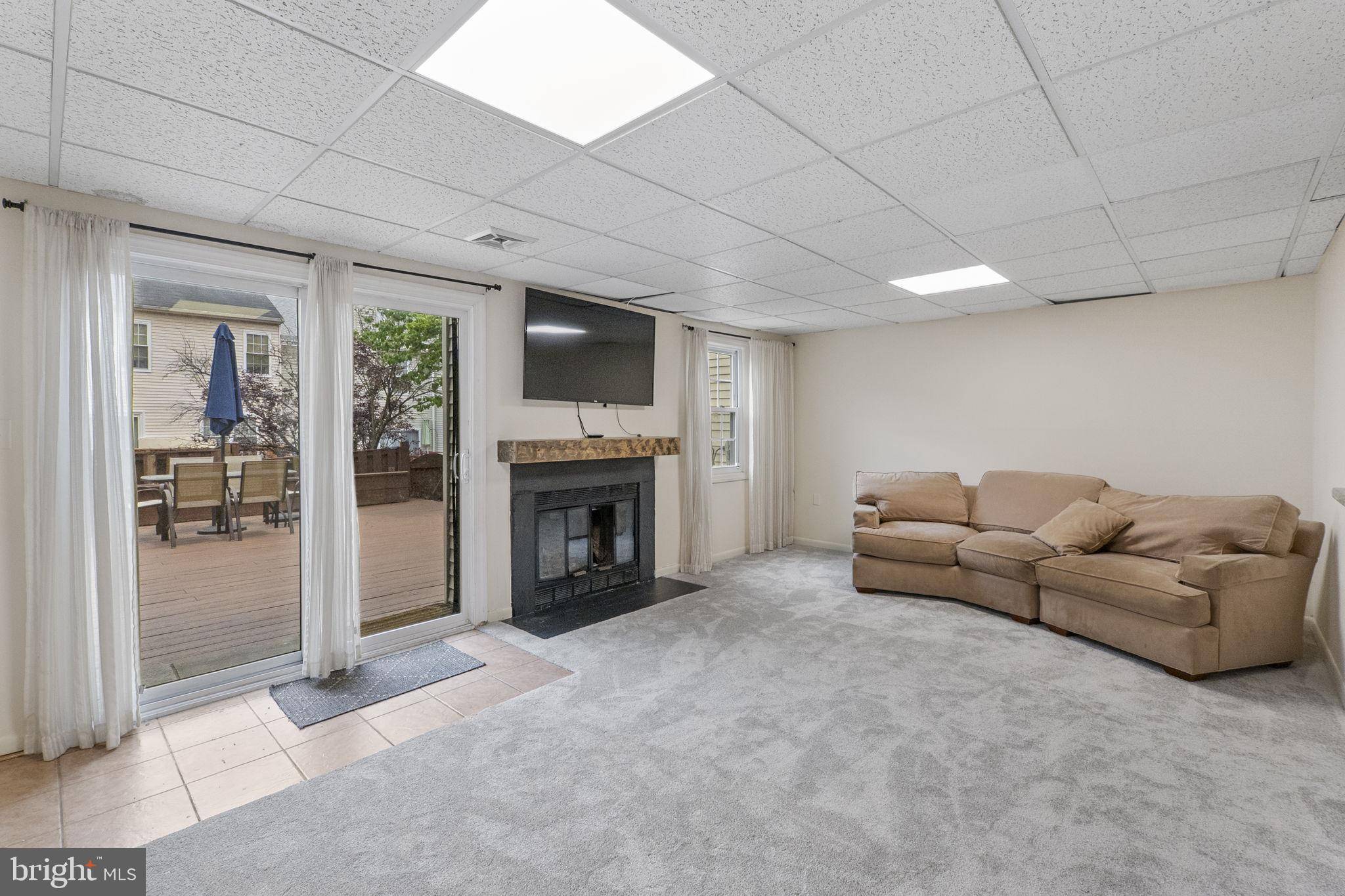 Gaithersburg, MD 20878,121 LAZY HOLLOW DR
