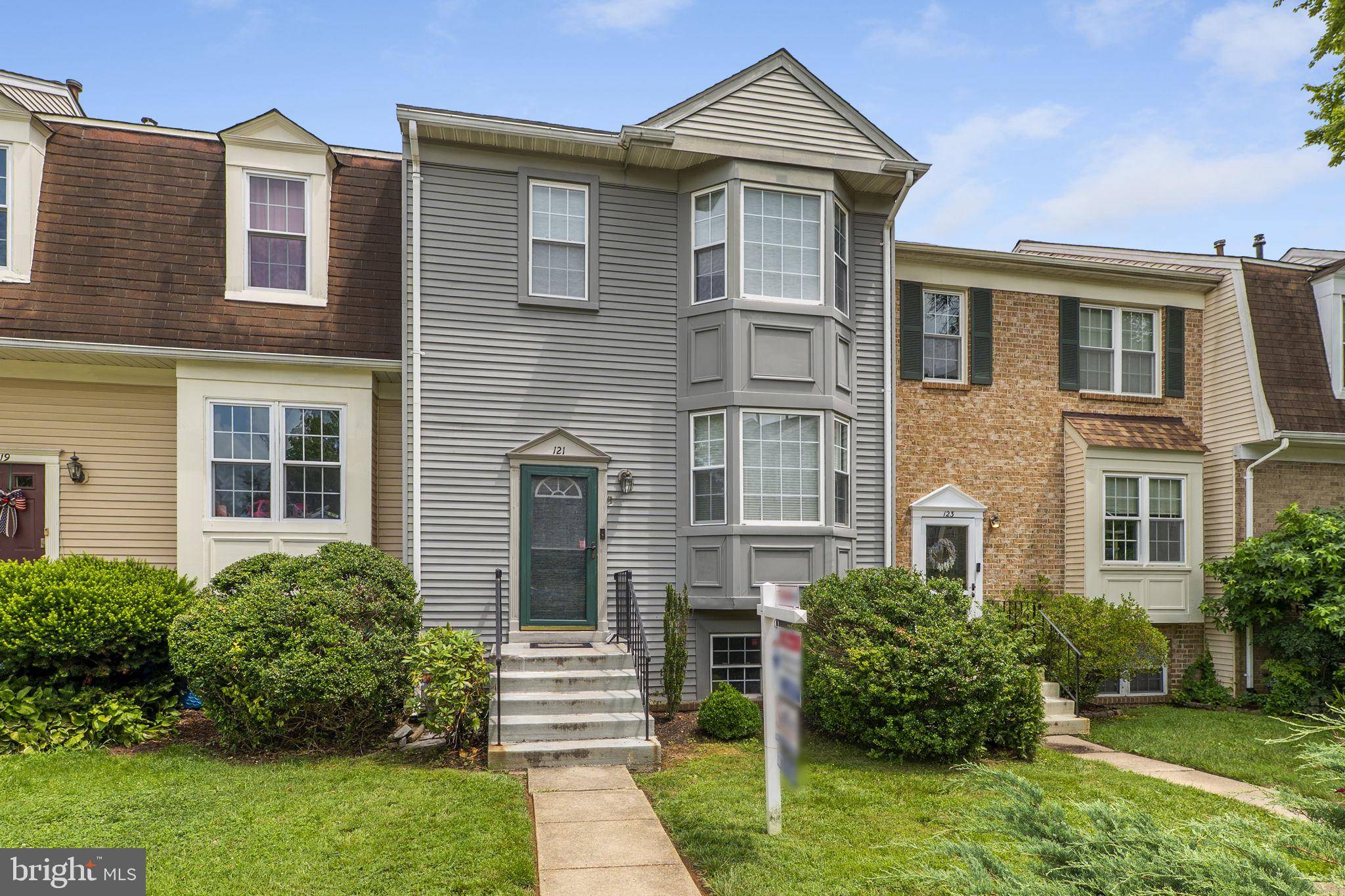 Gaithersburg, MD 20878,121 LAZY HOLLOW DR