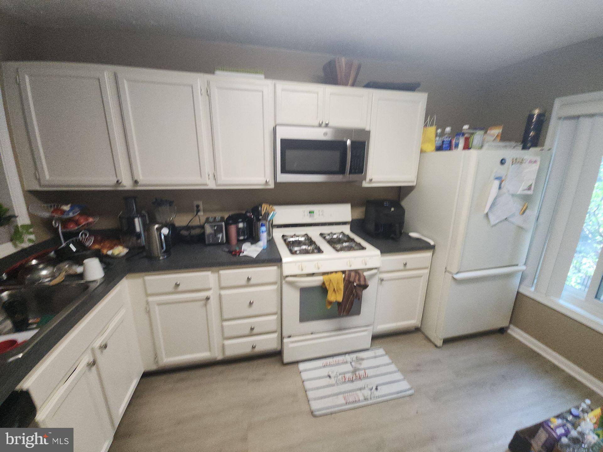 Gaithersburg, MD 20879,936 WINDBROOKE DR #13