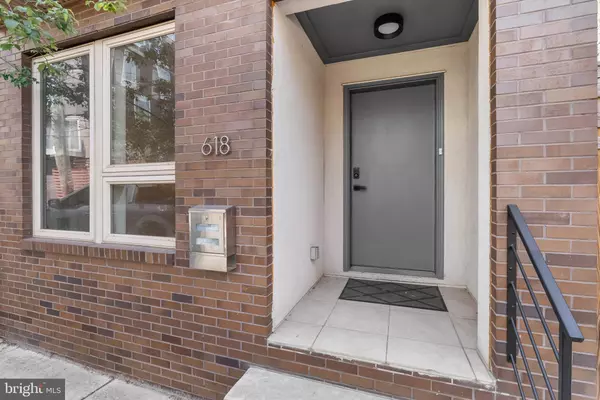 Philadelphia, PA 19123,618 N AMERICAN ST