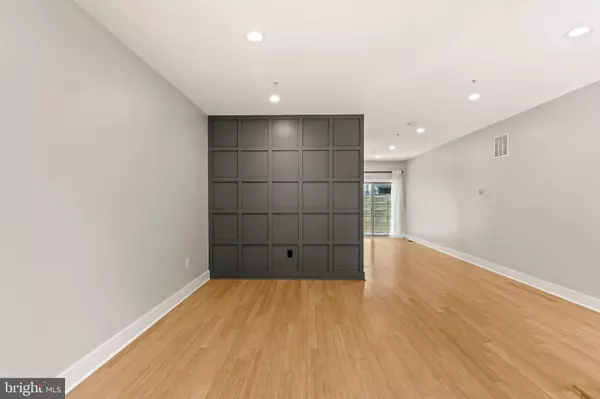 Philadelphia, PA 19123,618 N AMERICAN ST