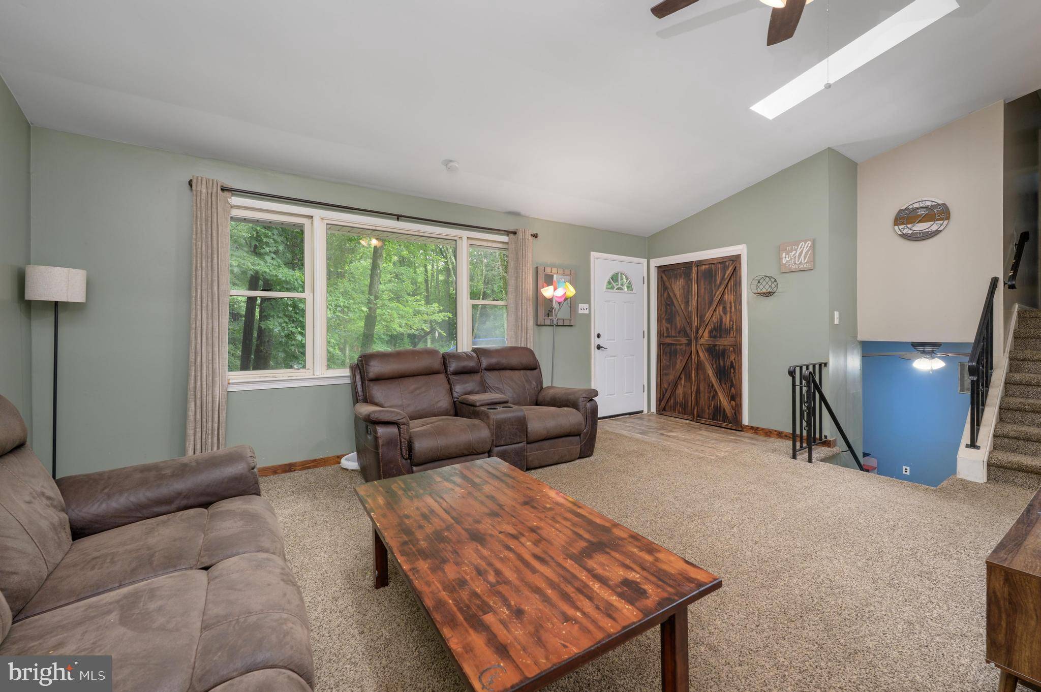 Burlington, NJ 08016,8 SPRING HILL LN