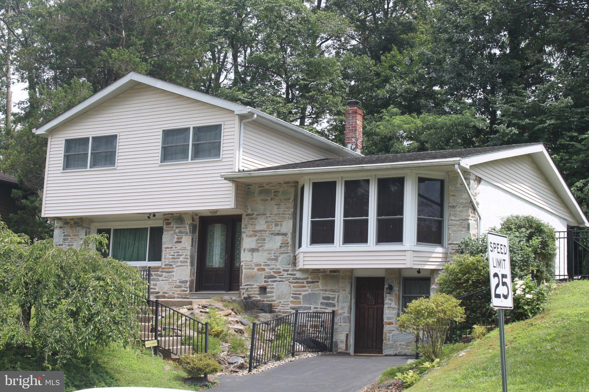 1035 OLD FORD RD, Huntingdon Valley, PA 19006