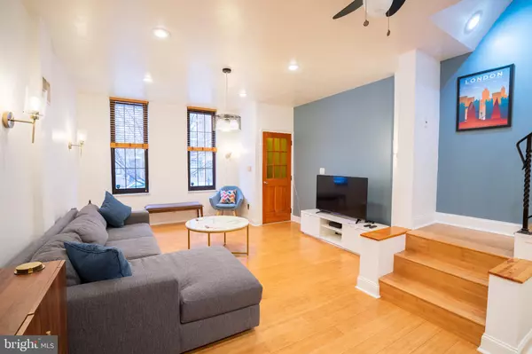 242 FAIRMOUNT AVE, Philadelphia, PA 19123