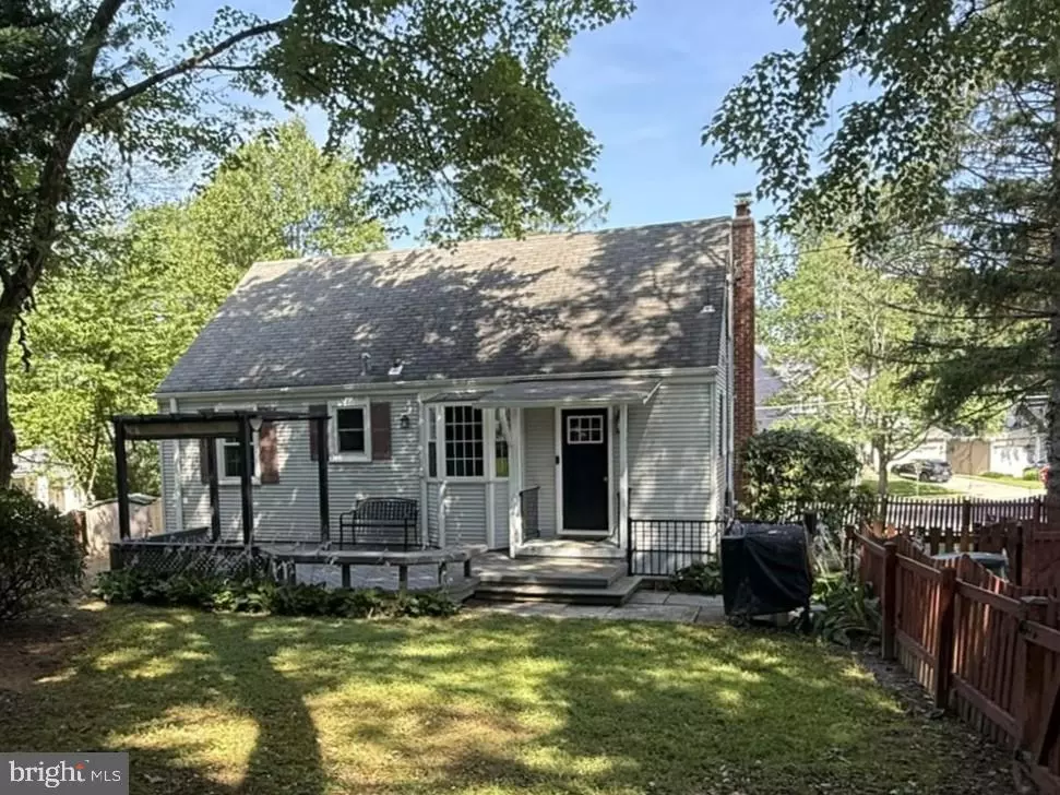 Fairfax, VA 22030,10831 CREST ST