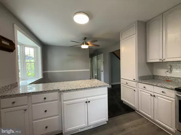 Fairfax, VA 22030,10831 CREST ST
