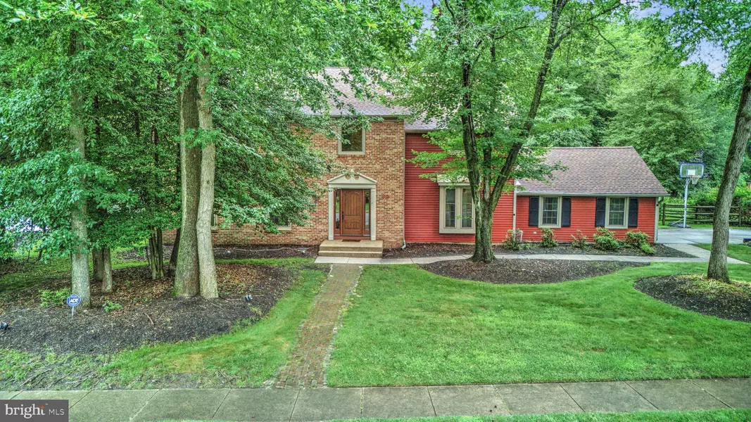 19 RED OAK DR, Voorhees, NJ 08043