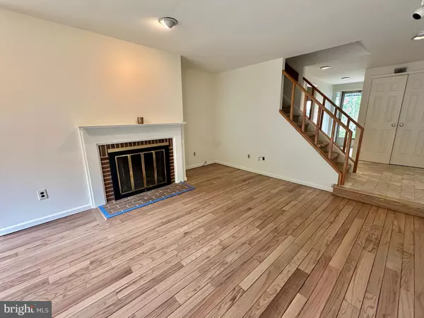 Paoli, PA 19301,560 FOXWOOD LN #560