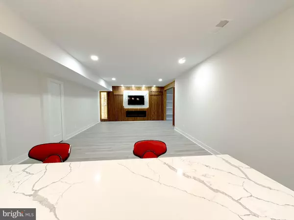 Aldie, VA 20105,Address not disclosed