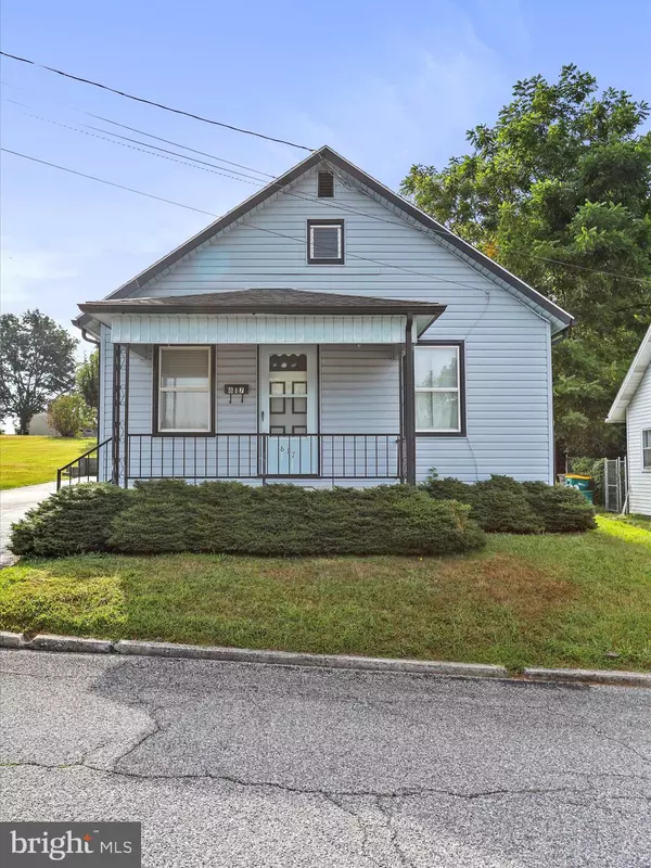 Waynesboro, PA 17268,817 MAPLE STREET