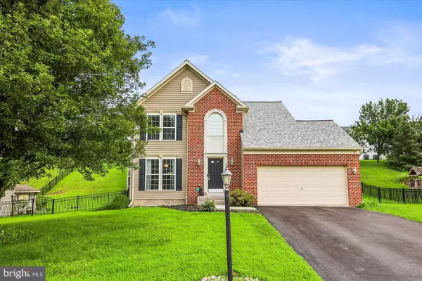 23 LOUVAIN DR, Hanover, PA 17331