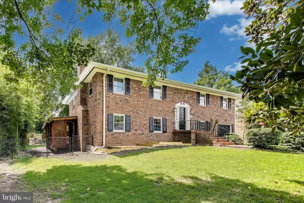 Alexandria, VA 22306,2403 SHERWOOD HALL LN