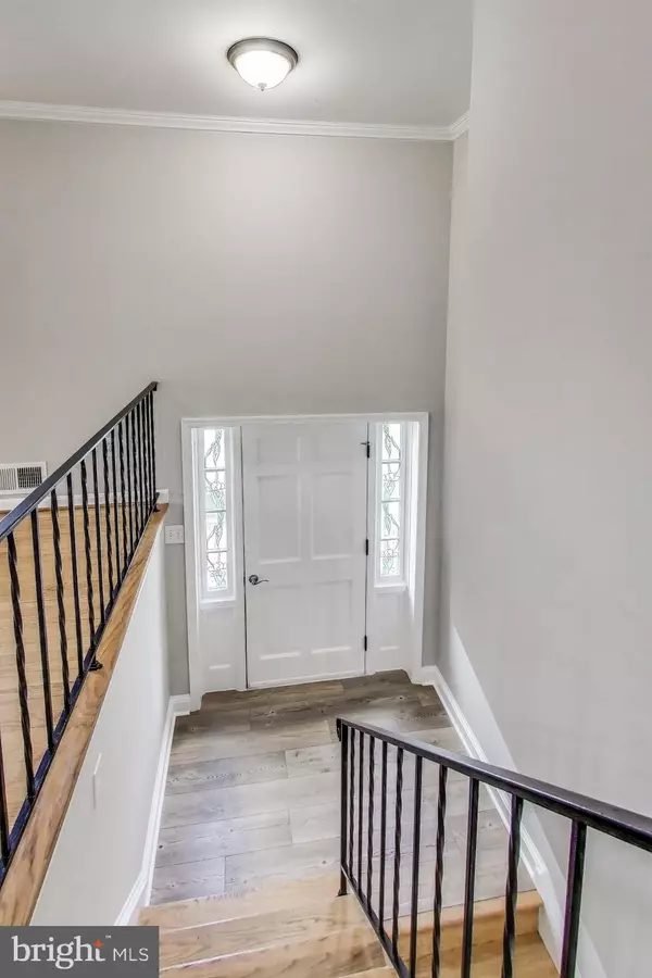 Alexandria, VA 22306,2403 SHERWOOD HALL LN