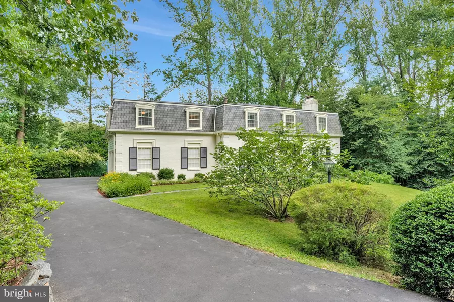 865 MERRIEWOOD LN, Mclean, VA 22102