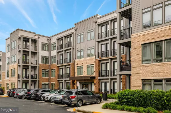 Reston, VA 20190,1675 BANDIT LOOP #103B