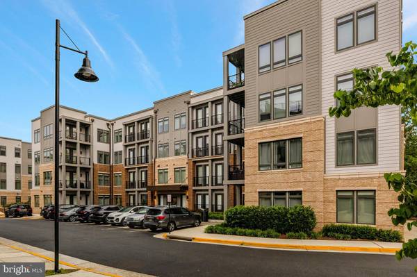 Reston, VA 20190,1675 BANDIT LOOP #103B