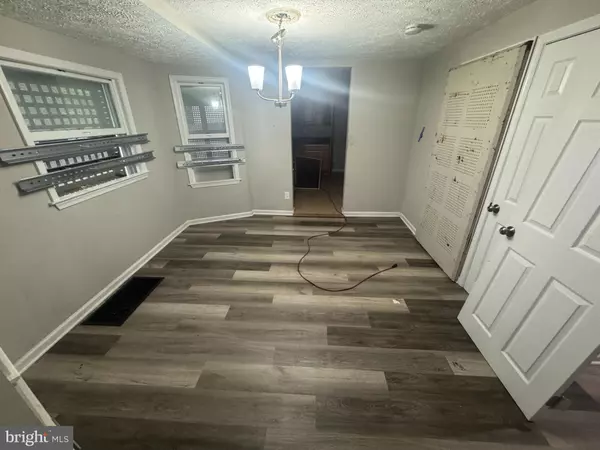 Catonsville, MD 21228,303 HARLEM LN