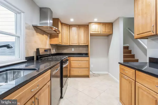 Catonsville, MD 21228,303 HARLEM LN