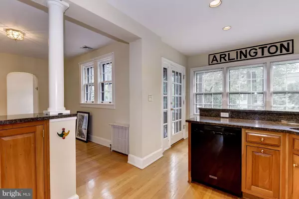 Arlington, VA 22207,4706 32ND ST N