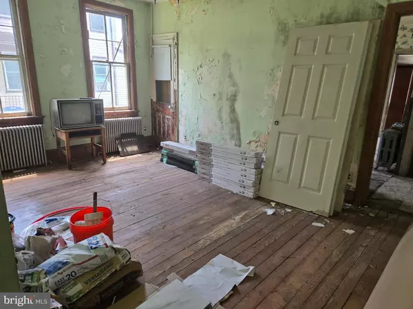 Burlington, NJ 08016,428 LOCUST AVE