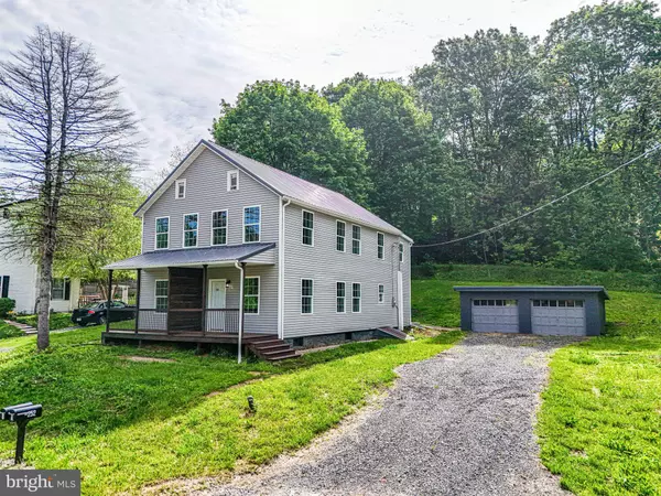 252 RIVER RD, Dalmatia, PA 17017