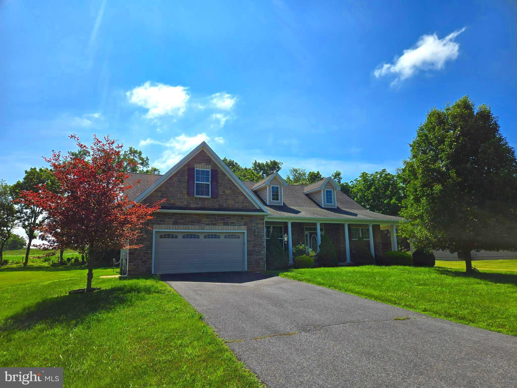 1247 CRUSHED APPLE DR, Martinsburg, WV 25403