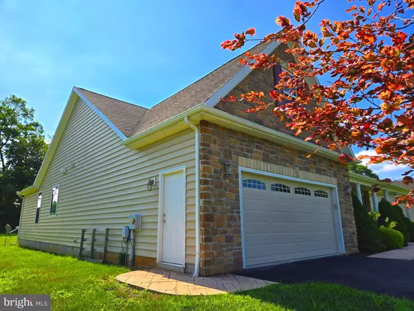 Martinsburg, WV 25403,1247 CRUSHED APPLE DR