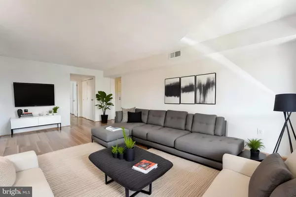 Alexandria, VA 22309,5758 VILLAGE GREEN DR #E