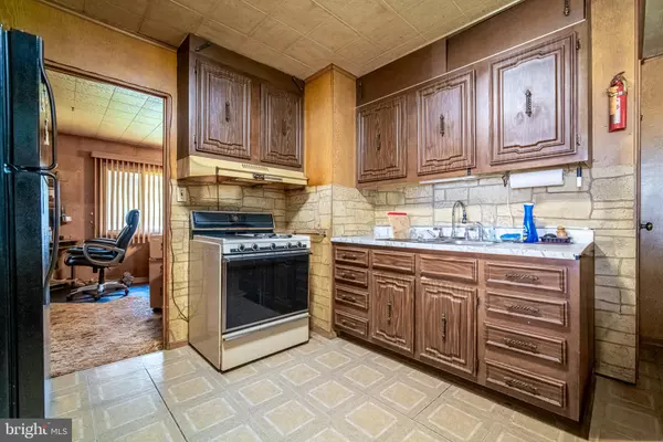 York, PA 17404,712 KELLY DR