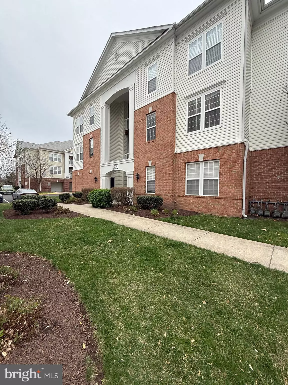 Brambleton, VA 20148,42480 ROCKROSE SQ #202