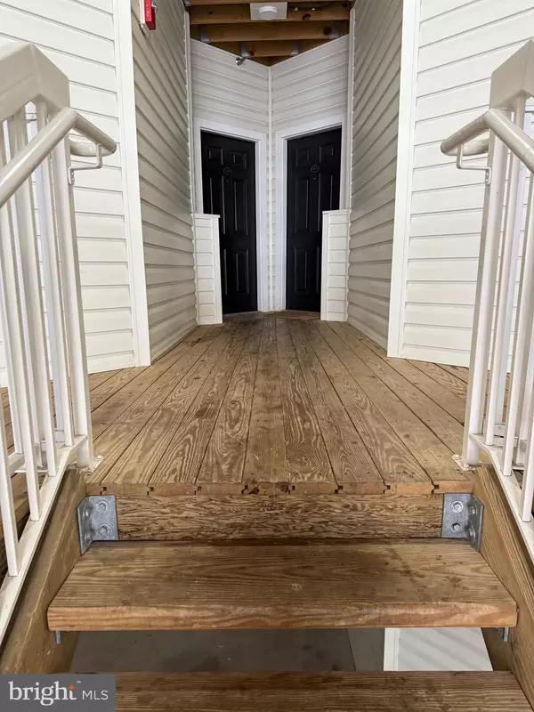 Brambleton, VA 20148,42480 ROCKROSE SQ #202
