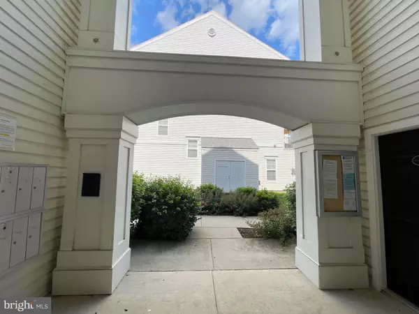 Brambleton, VA 20148,42480 ROCKROSE SQ #202